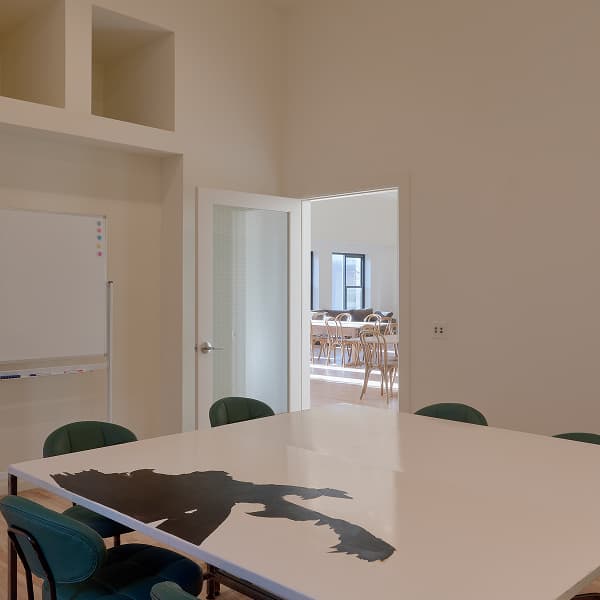 Index Greenpoint has a meeting room